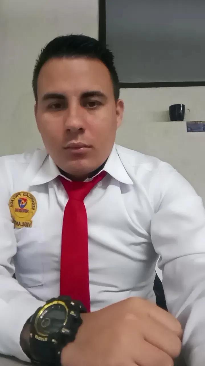 Offline Sergio201829 on Cam4