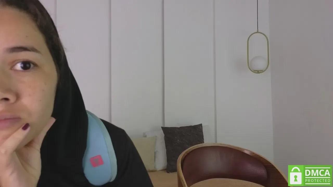 Offline sexychanell_18 on Cam4