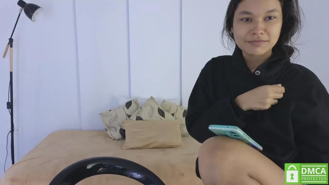 Offline sexychanell_18 on Cam4