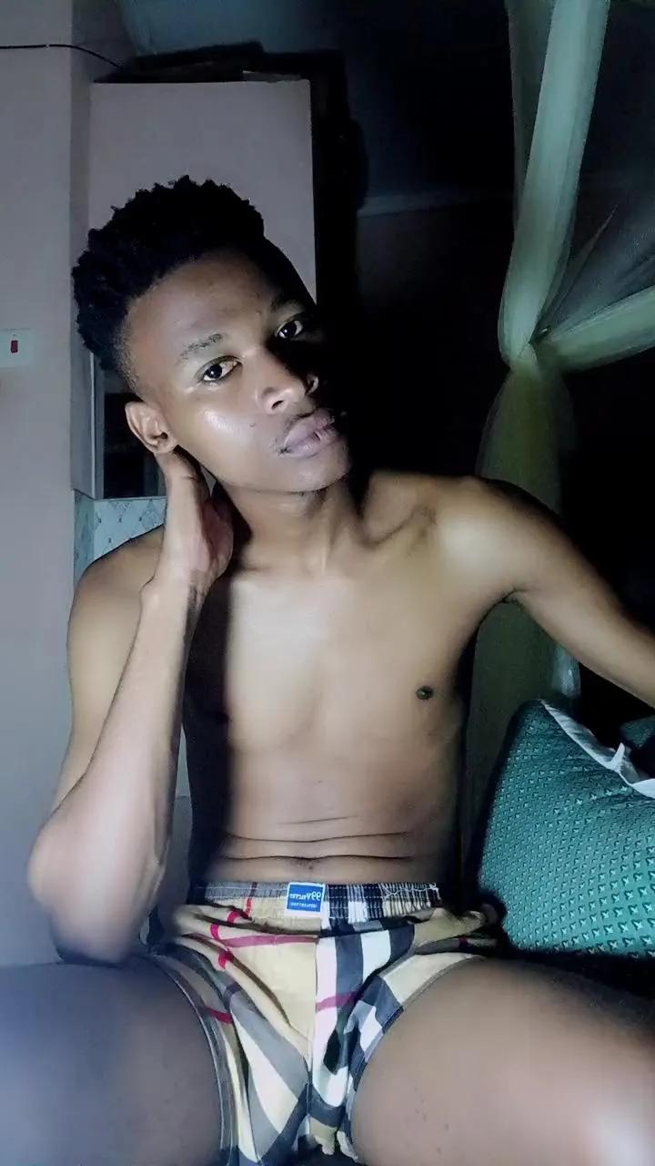 Offline Sexyromeo_bbc on Cam4