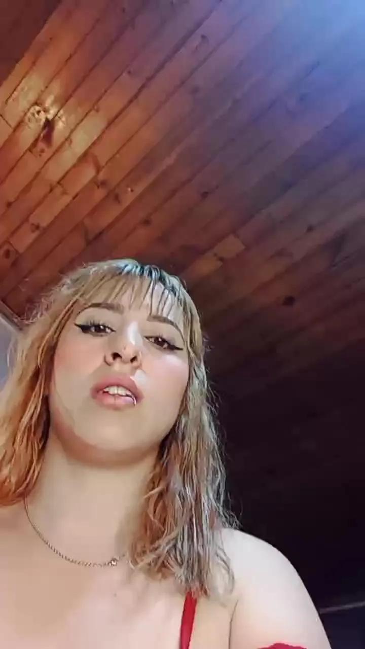 Offline sofhialyhh on Cam4