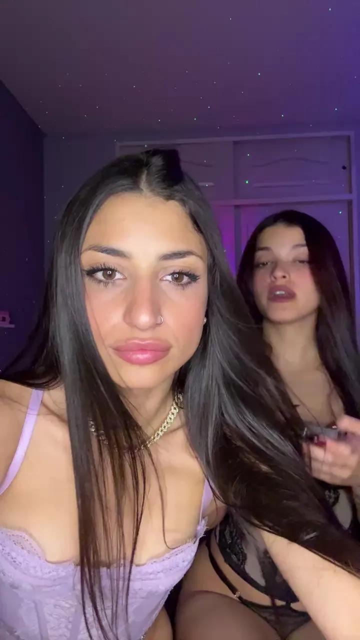 Offline SophiaGV22 on Cam4