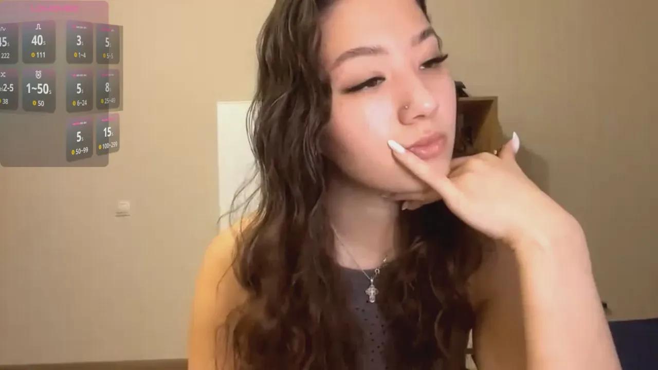 Offline SuzannLertora on Cam4