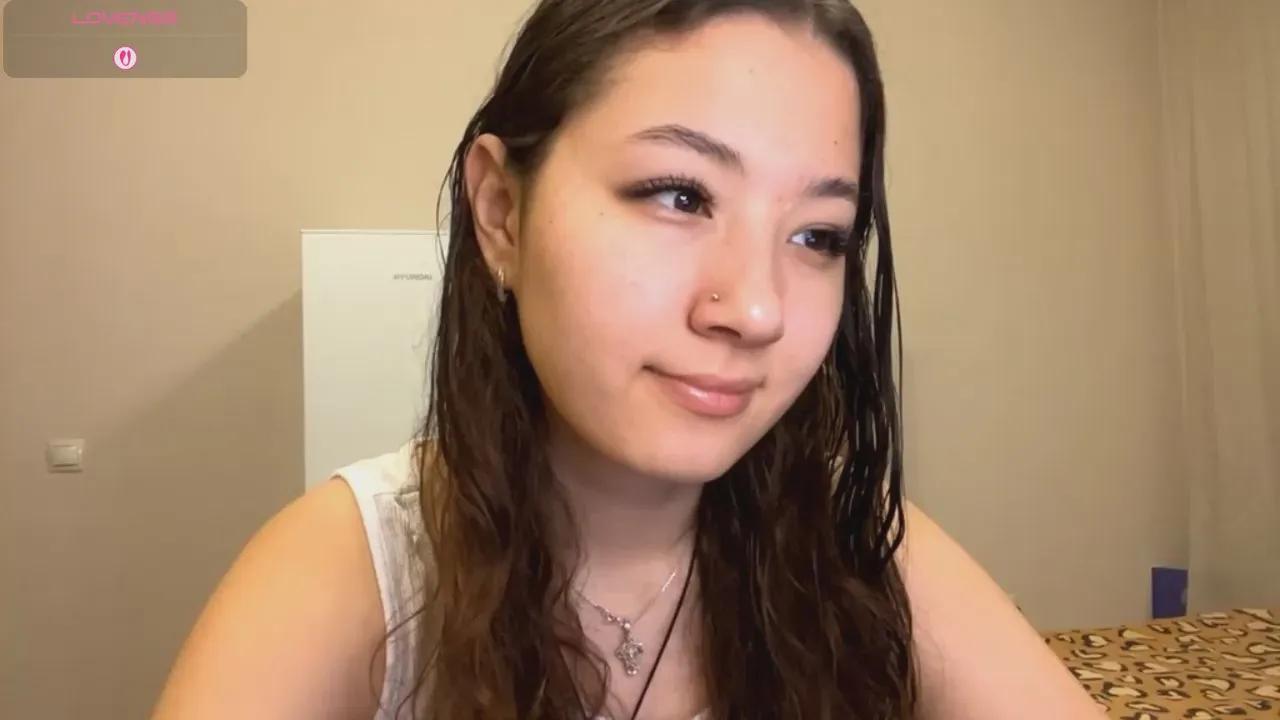 Offline SuzannLertora on Cam4