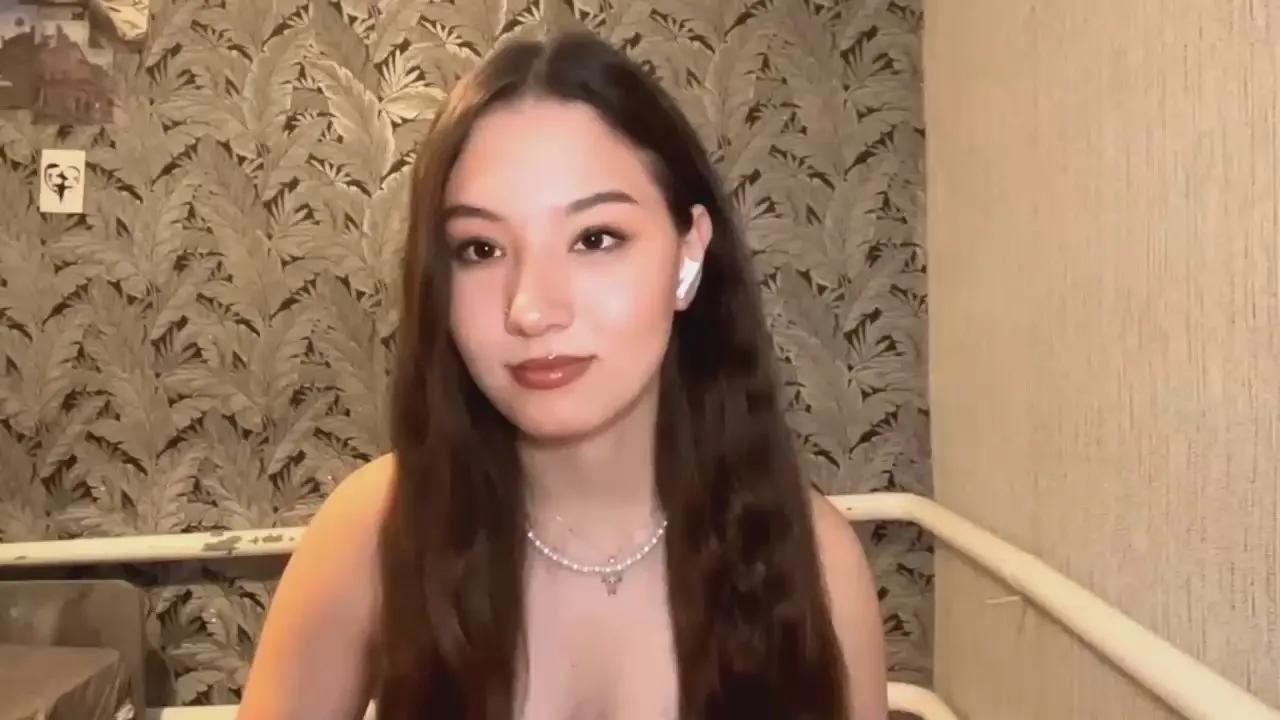 Offline SuzannLertora on Cam4