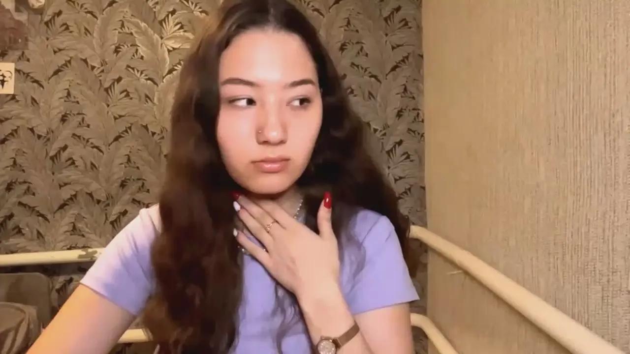 Offline SuzannLertora on Cam4