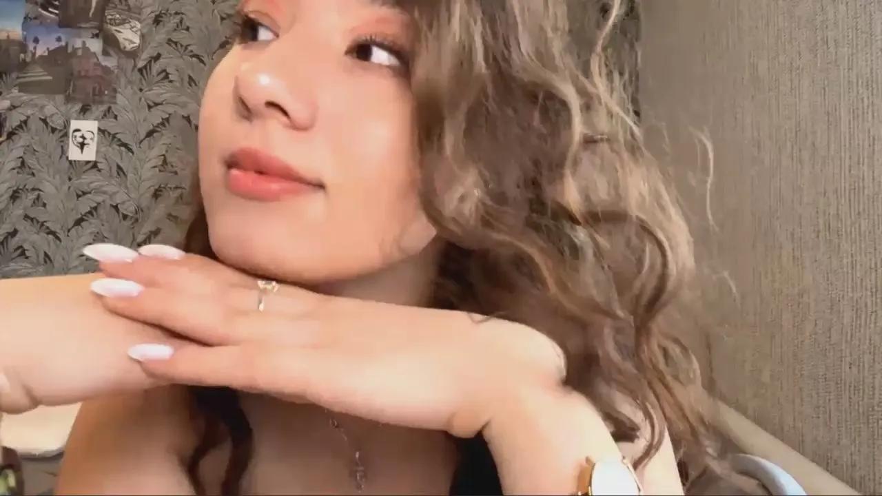 Offline SuzannLertora on Cam4