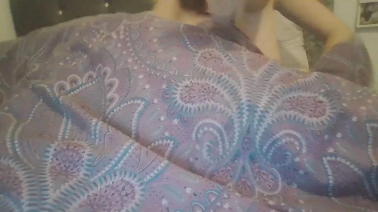 SweetTinyAnniex on Cam4 