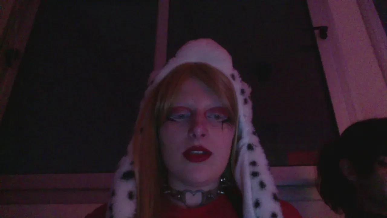 Offline Switch_Asstrid on Cam4