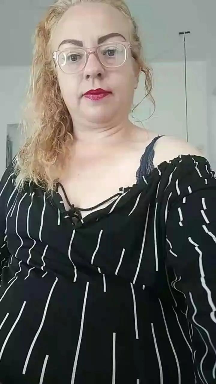 Offline Tania_goddess on Cam4