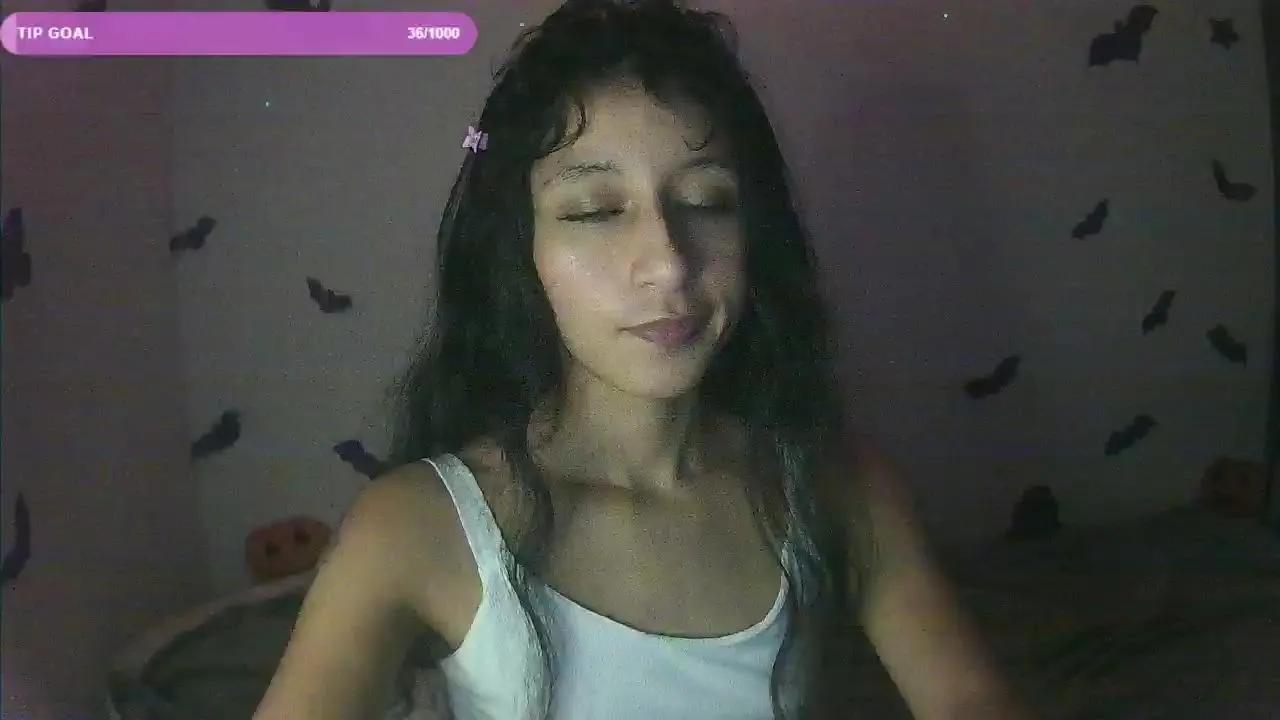Offline TeaFM on Cam4