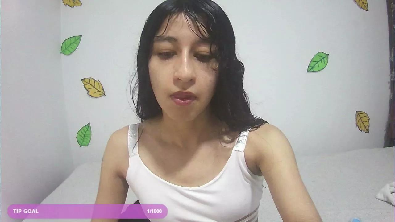 Offline TeaFM on Cam4