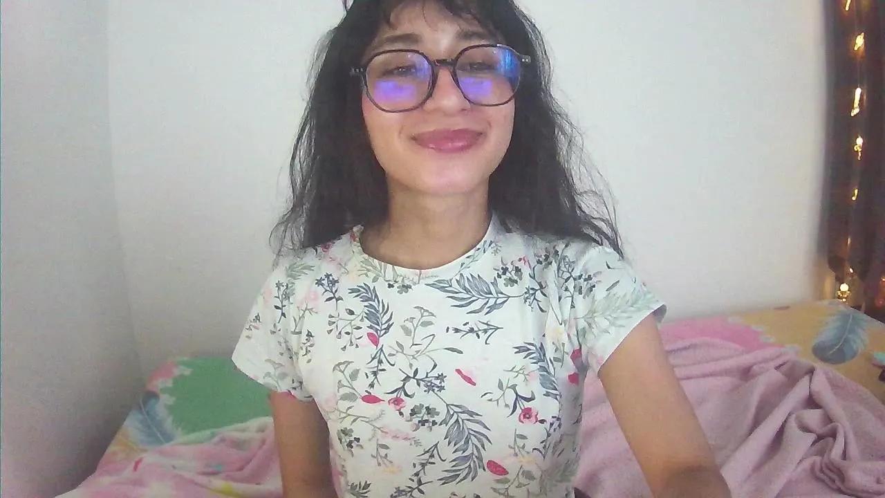 Offline TeaFM on Cam4