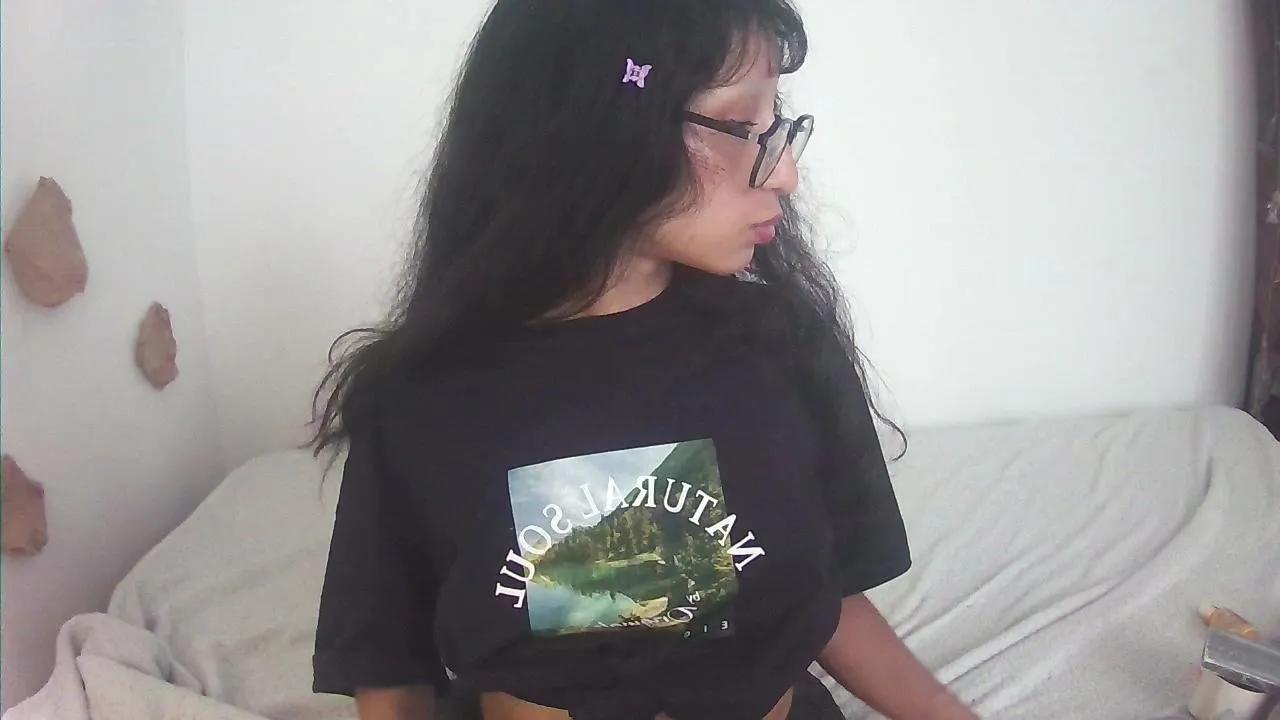 Offline TeaFM on Cam4
