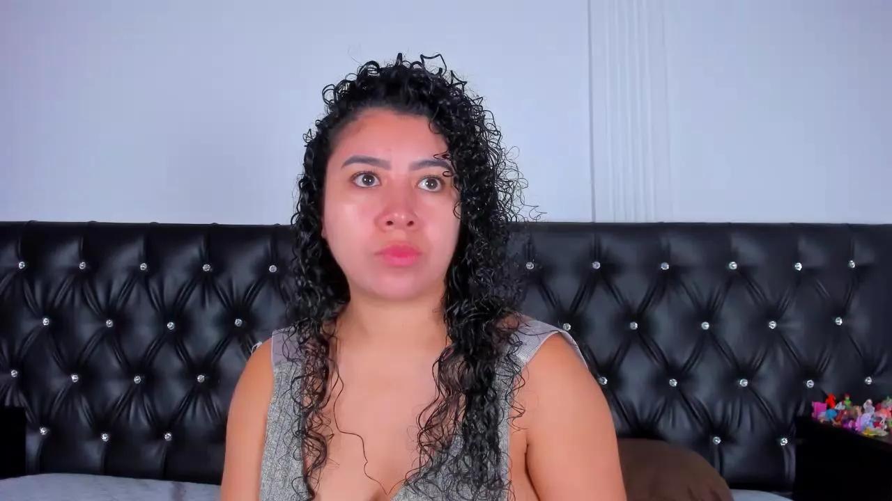 thara24 on Cam4