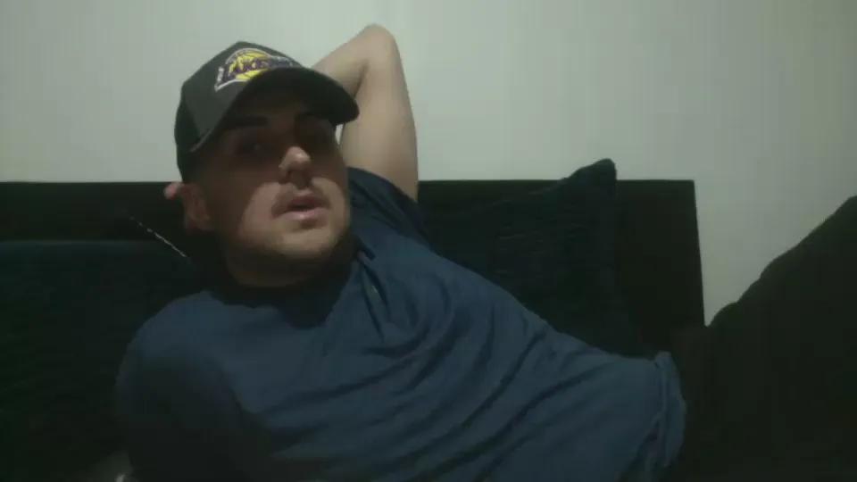 Offline tomizombie on Cam4