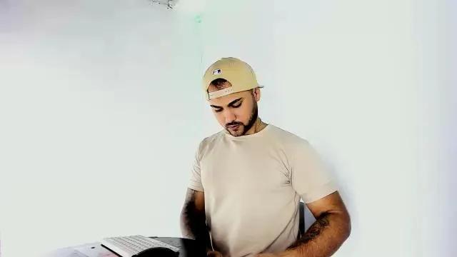 Offline Tommy_Sccot on Cam4