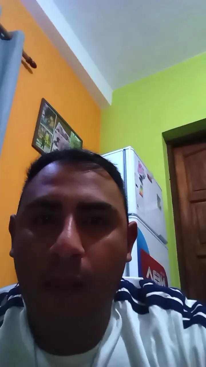 Offline tunegrito22 on Cam4