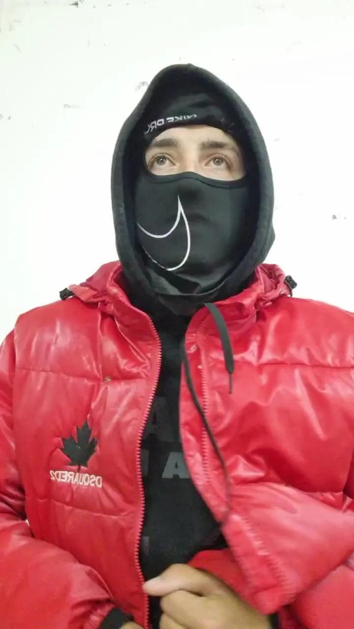 Offline TuPaixxx69 on Cam4