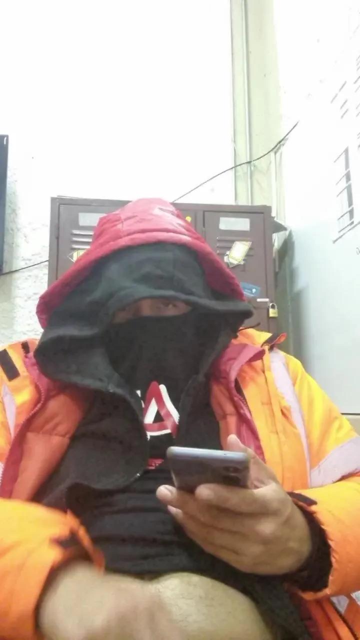 Offline TuPaixxx69 on Cam4