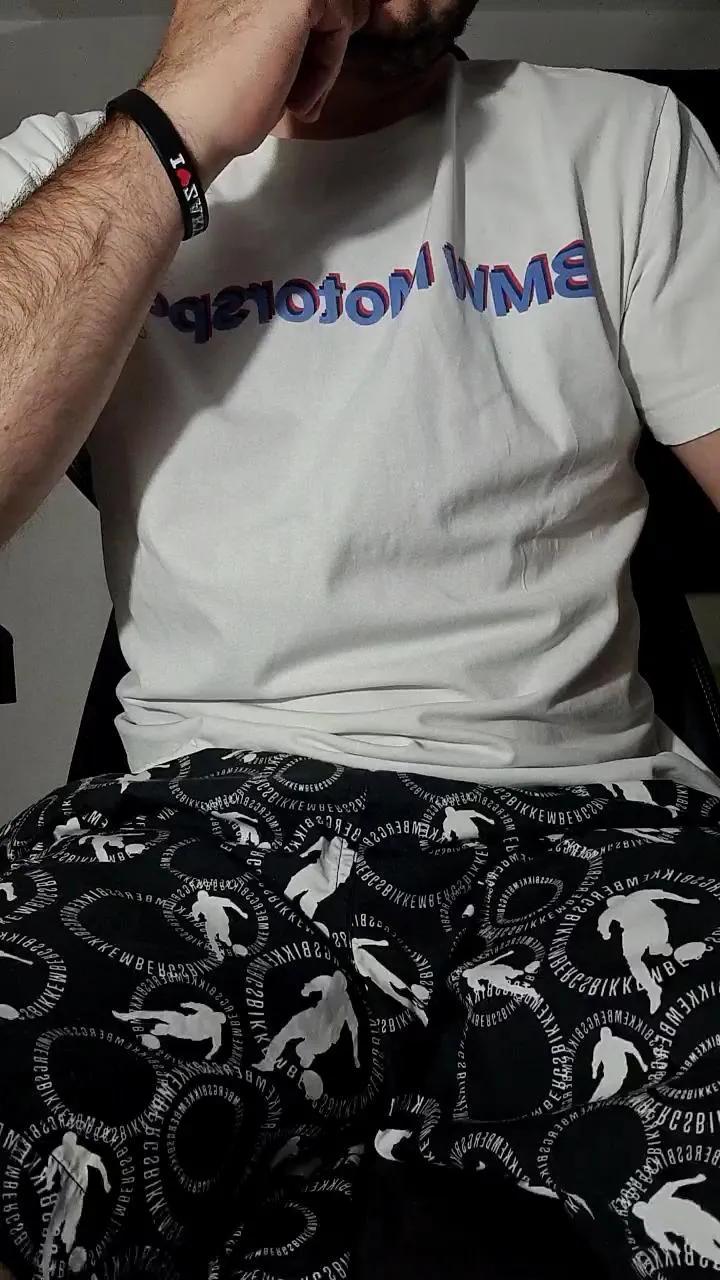 uncutcockitaly on Cam4 