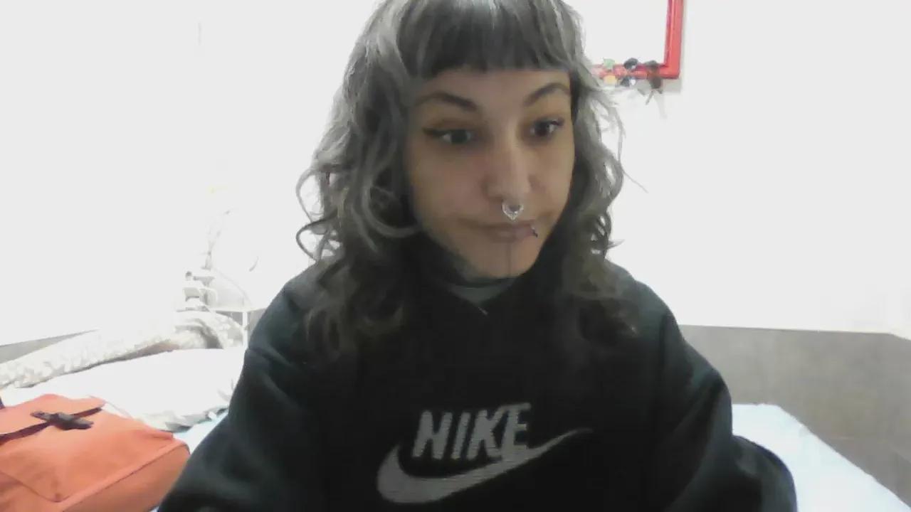 Offline UrValkyrie on Cam4