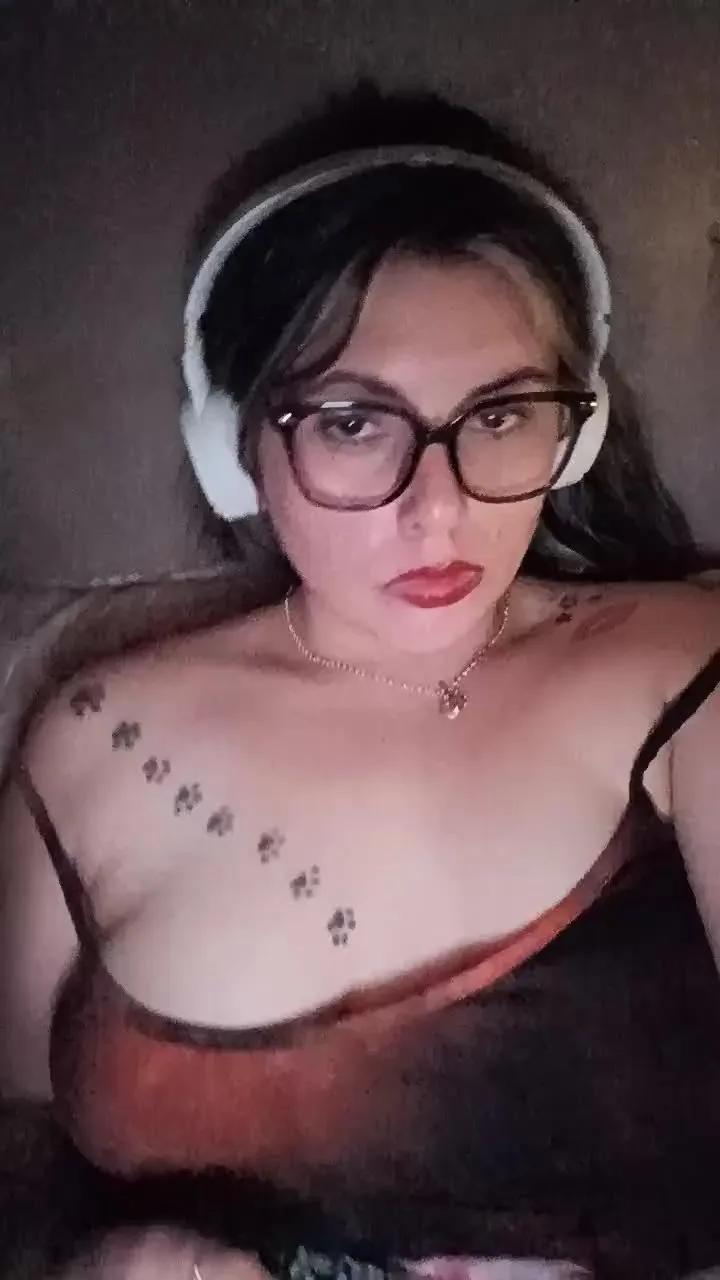 Offline Valeaghatarms on Cam4