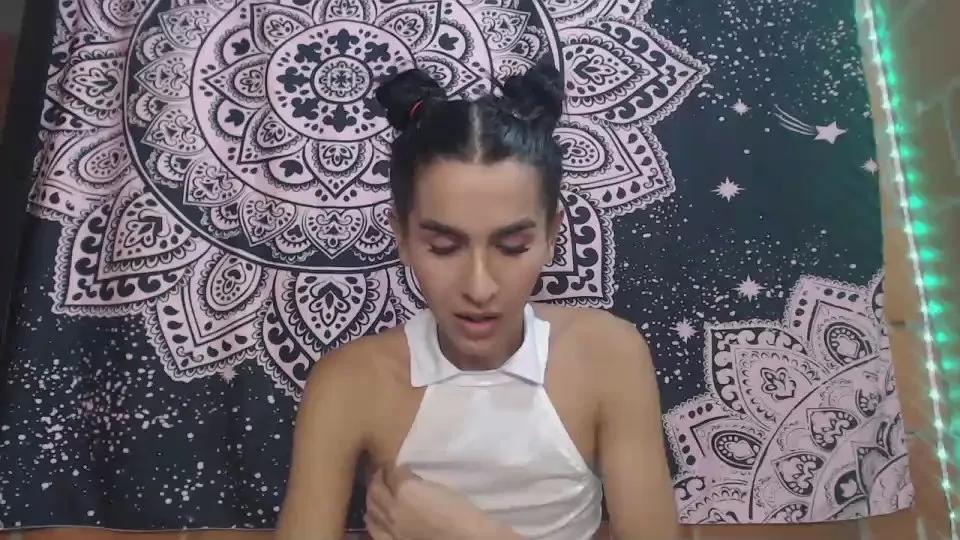 Offline valeria032 on Cam4