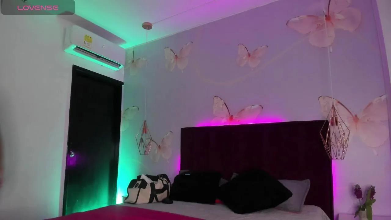 Vivi_prinncess on Cam4 