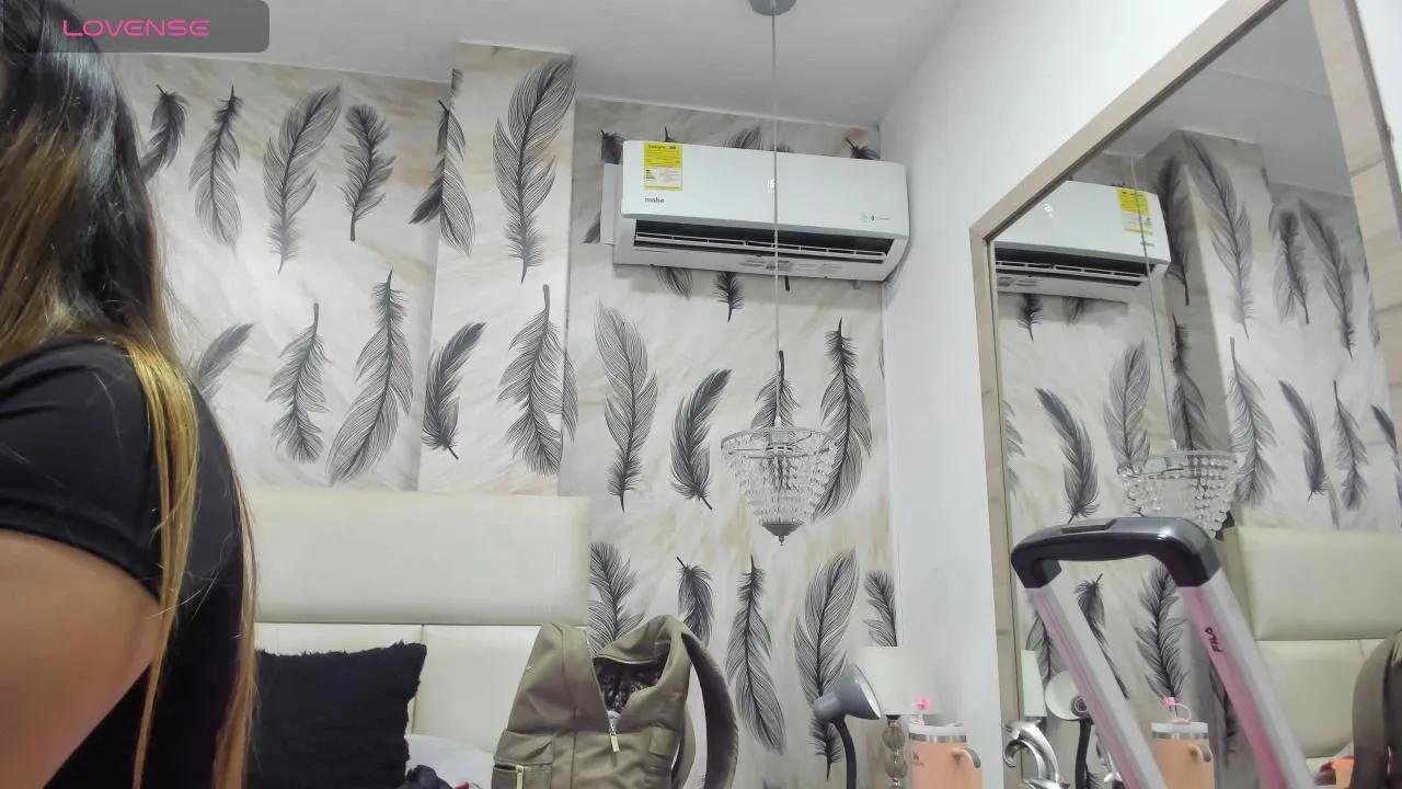 Vivi_prinncess on Cam4 