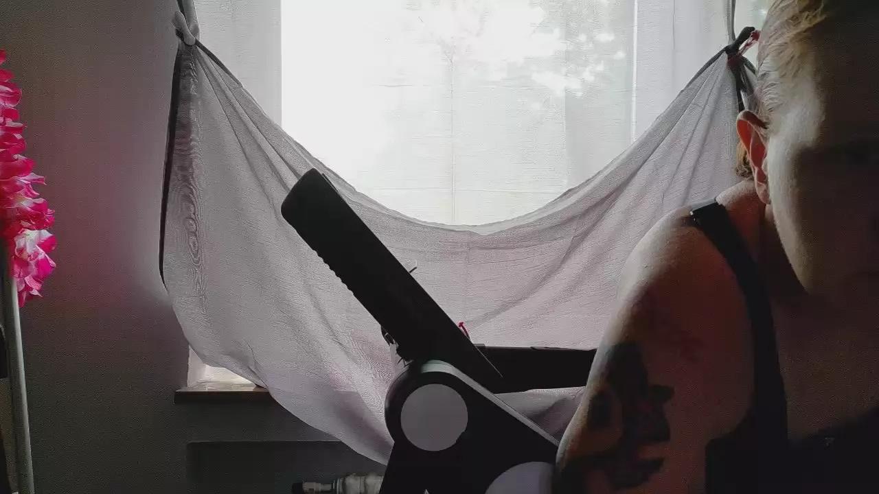 Offline WetGerman on Cam4