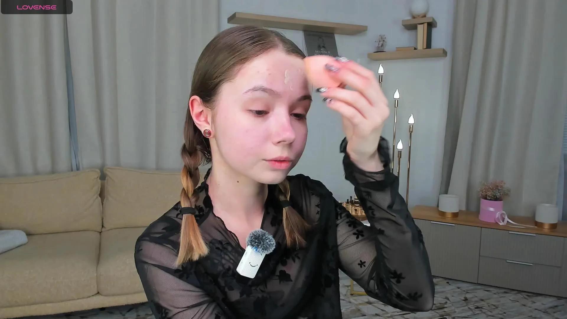 Windy_Swallow on Cam4