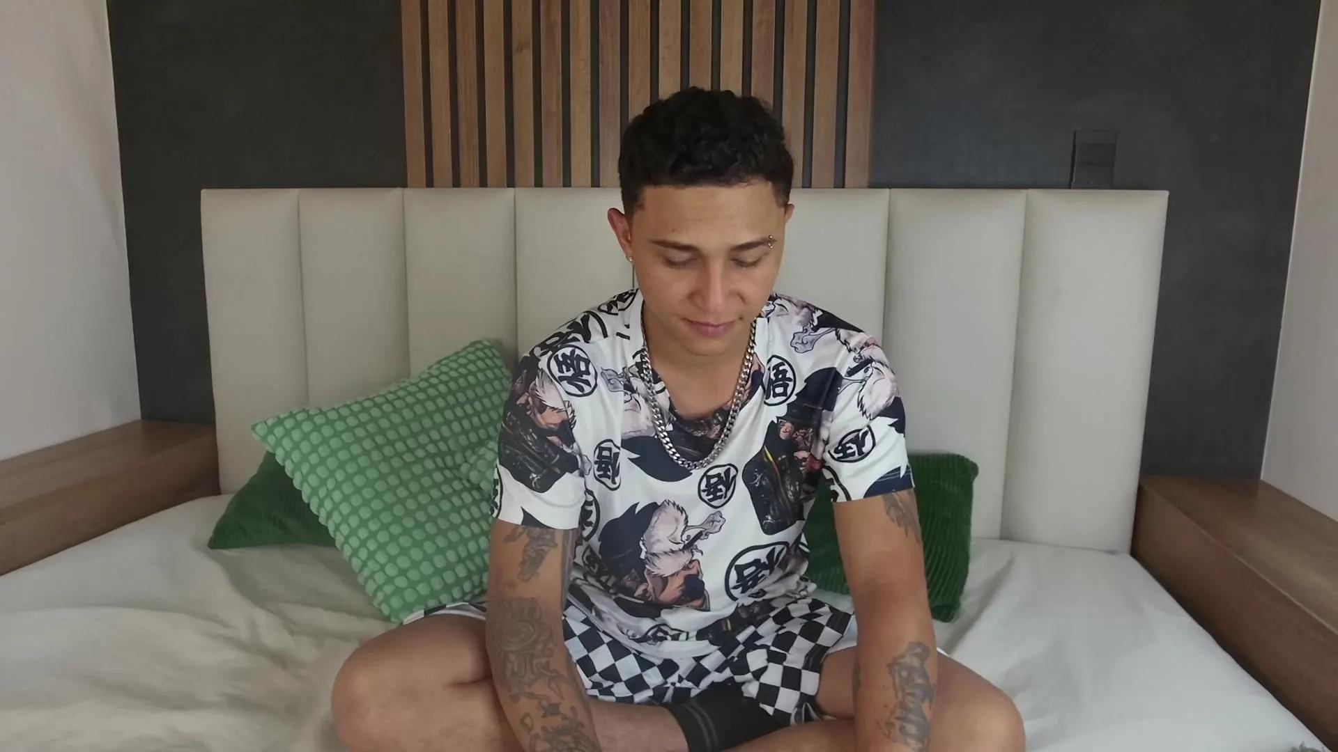 Offline XavierFoxx_ on Cam4