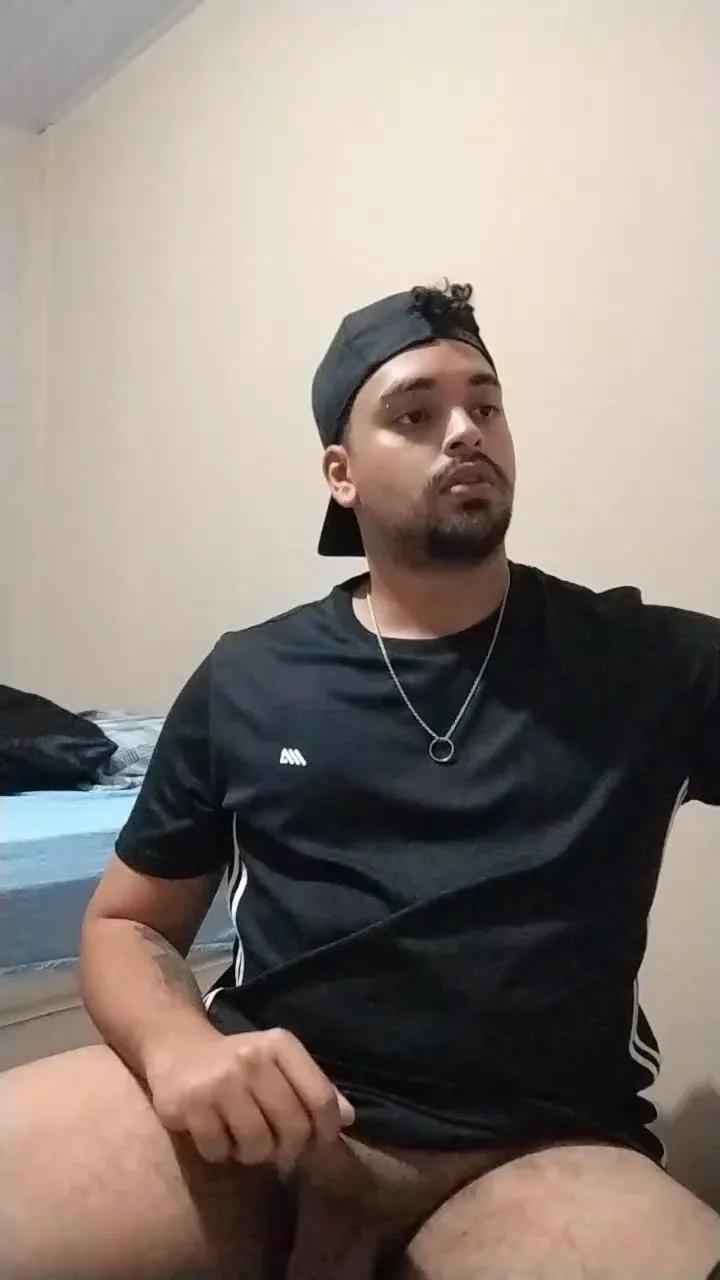 xcumshot3323 on Cam4