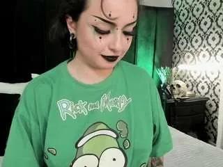 adeelinee on CamSoda 