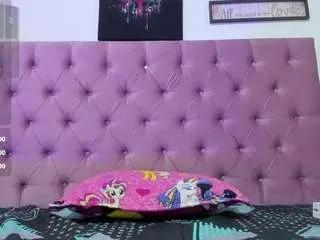 Offline aitana-star on CamSoda