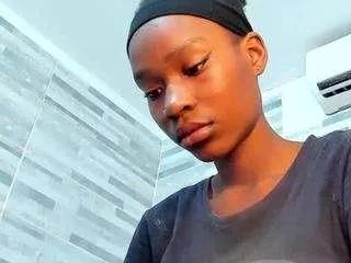 alana-roos on CamSoda 
