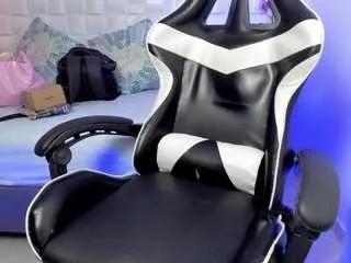 Offline antonella-lovee on CamSoda