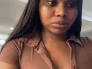 bellaann on CamSoda 