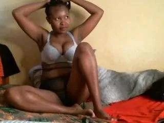 bellahsmith on CamSoda 