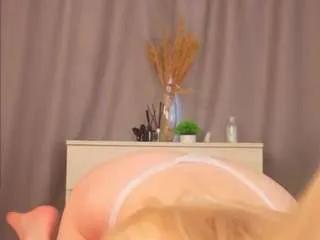breebench on CamSoda 