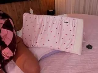 Offline camilaagomezz on CamSoda