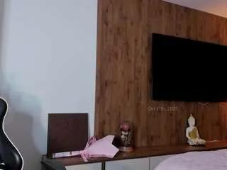 Offline camilaagomezz on CamSoda