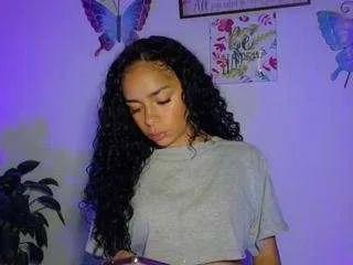 cassandraandrews on CamSoda 