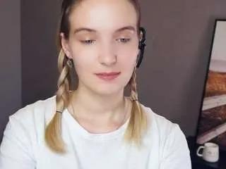 Freechat celestineberanek on CamSoda
