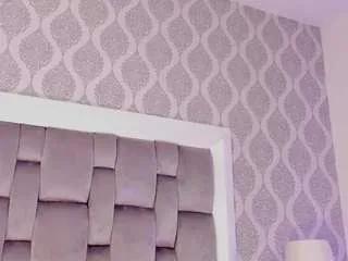 charlottee-08 on CamSoda