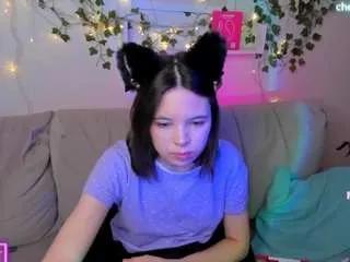 Freechat chio-mio on CamSoda