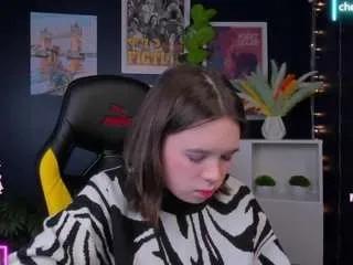 Freechat chio-mio on CamSoda