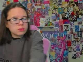 Freechat chio-mio on CamSoda