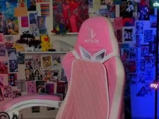 Freechat chio-mio on CamSoda